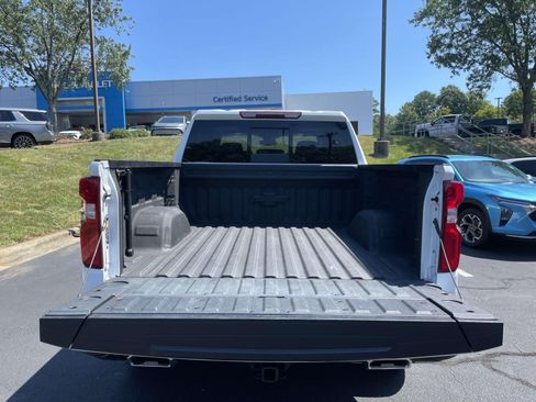 Used 2024 Chevrolet Silverado 1500 LT Trail Boss w/ Convenience Package II AWD/4WD image 8