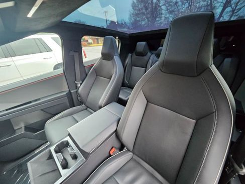 Used 2025 Tesla Cybertruck AWD Crew Cab image 42