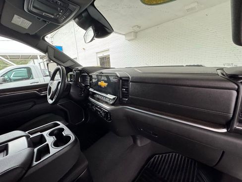 Used 2025 Chevrolet Silverado 2500 LT w/ Convenience Package AWD/4WD image 17