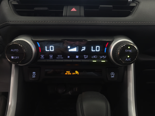 Used 2025 Toyota RAV4 XLE AWD/4WD image 20