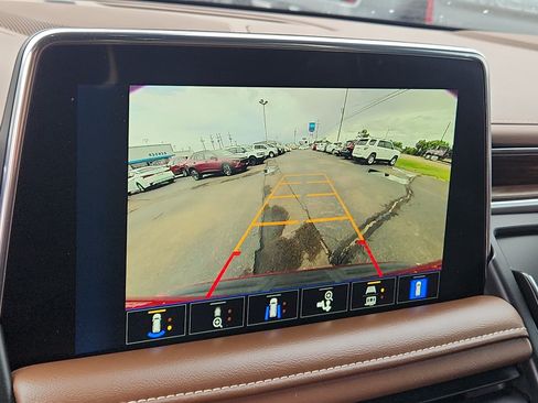 Used 2022 Chevrolet Tahoe High Country image 14