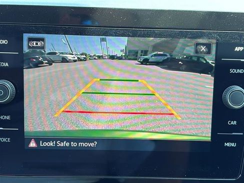 New 2025 Volkswagen Taos SE image 21