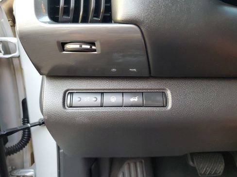 Used 2025 Nissan Pathfinder SL FWD image 29
