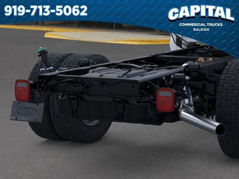 New 2026 Ford F550 4x4 Crew Cab image 21