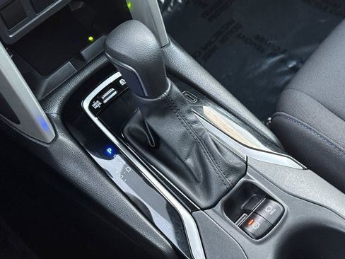 Used 2024 Toyota Corolla Cross SE image 21