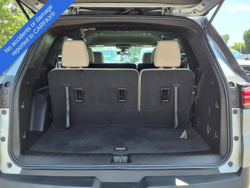 Used 2023 Chevrolet Traverse LS FWD image 11