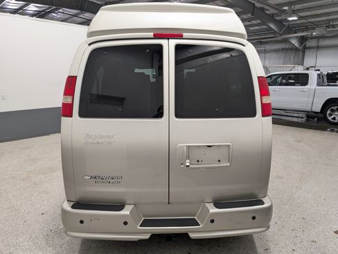 Used 2014 Chevrolet Express 1500 AWD image 4