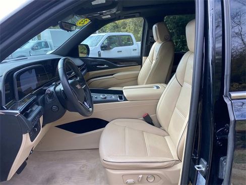 Used 2023 Cadillac Escalade Premium Luxury w/ Performance Package image 12