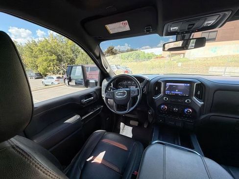 Used 2023 GMC Sierra 2500 AT4 w/ AT4 Preferred Package AWD/4WD image 18