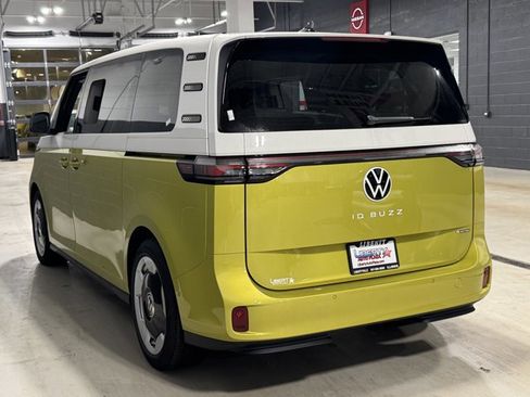 New 2025 Volkswagen ID. Buzz Pro S Plus image 22