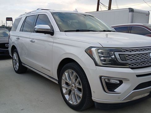 Used 2019 Ford Expedition Platinum image 3