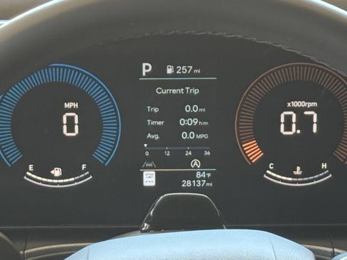 Used 2025 Hyundai Santa Fe SEL FWD image 38