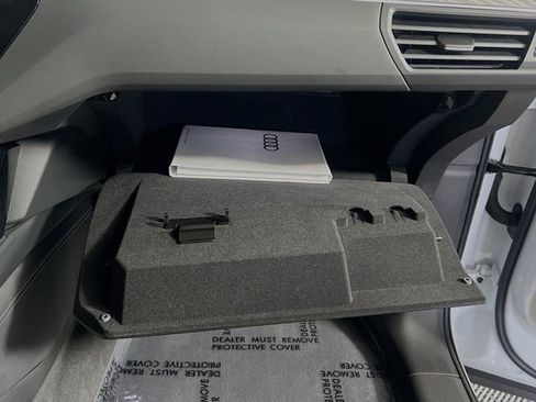 Used 2023 Audi e-tron Premium Plus w/ Premium Plus Package image 30