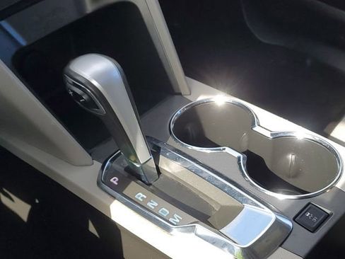 Used 2015 Chevrolet Equinox LTZ image 21