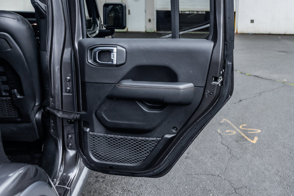 Used 2022 Jeep Wrangler Unlimited Rubicon w/ Dual Top Group AWD/4WD image 19