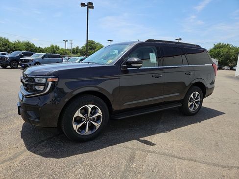New 2027 Ford Expedition Active RWD image 5