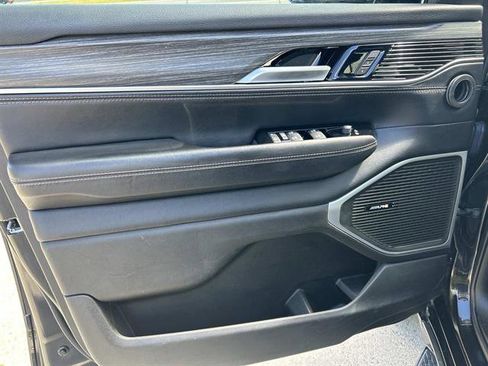 Used 2024 Jeep Wagoneer Series II w/ Flexible Seating Group image 23