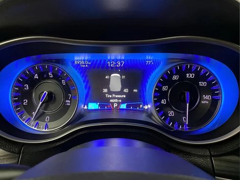 Used 2022 Chrysler 300 Touring w/ Sport Appearance Package RWD image 18