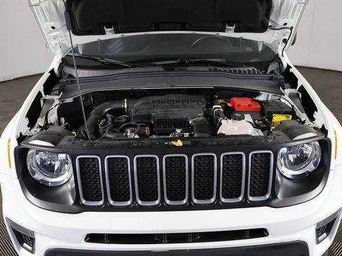 Used 2022 Jeep Renegade Latitude w/ Convenience Group AWD/4WD image 18