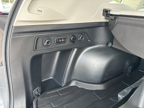 Used 2022 Subaru Forester Touring image 32