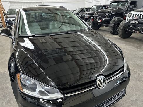 Used 2015 Volkswagen Golf TDI S FWD image 38