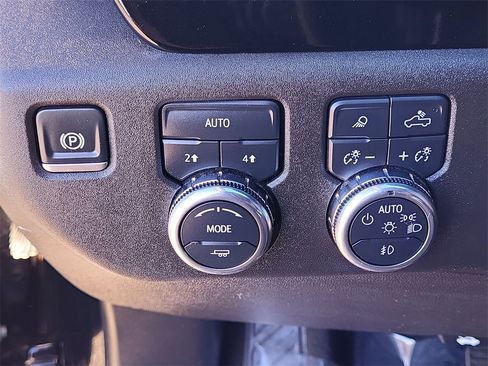 Certified 2024 GMC Sierra 1500 SLT image 25