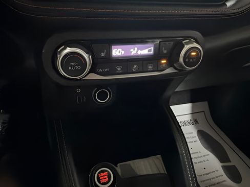 Used 2020 Nissan Kicks SR w/ SR Premium Package FWD image 22