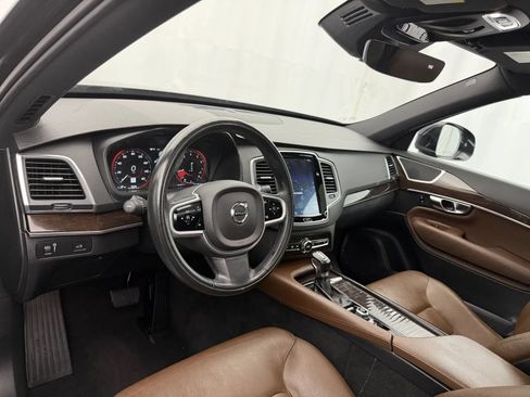 Used 2019 Volvo XC90 T6 Momentum w/ Protection Package Premier AWD/4WD image 9