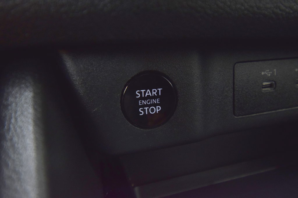 Used 2025 Nissan Rogue SV AWD/4WD image 28