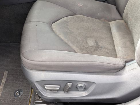 Used 2019 Toyota Camry LE FWD image 12