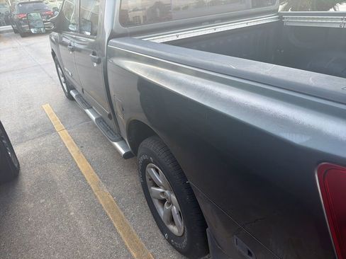 Used 2010 Nissan Titan SE w/ SE Premium Utility Pkg image 14