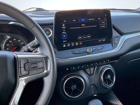 Used 2023 Chevrolet Blazer LT w/ Driver Confidence Package image 7
