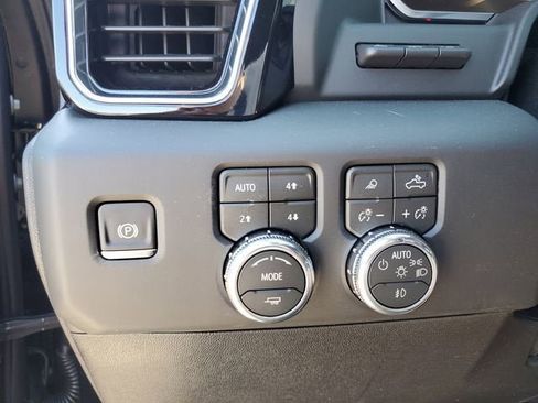New 2026 GMC Sierra 2500 Denali w/ Denali Reserve Package AWD/4WD image 31
