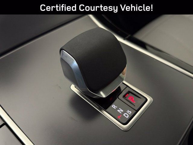 Used 2026 Land Rover Range Rover Velar S AWD/4WD image 21