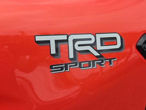Used 2024 Toyota Tacoma TRD Sport w/ TRD Sport Upgrade Package image 32