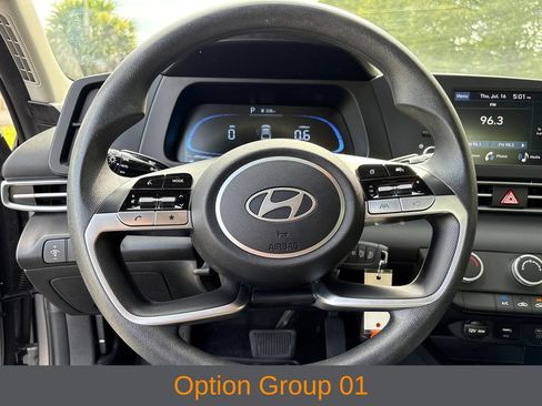 Used 2025 Hyundai Elantra SE FWD image 10