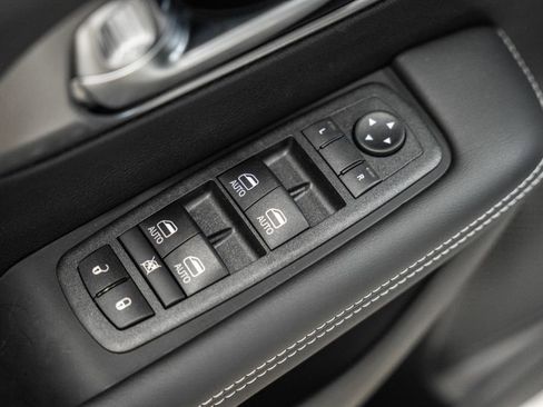 New 2026 Chrysler Pacifica Select image 39