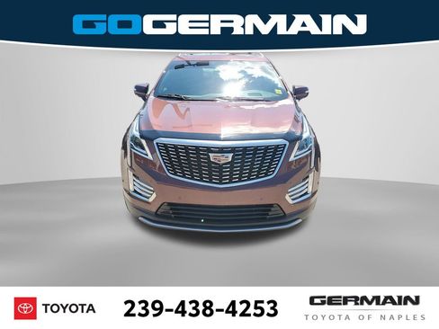 Used 2022 Cadillac XT5 Premium Luxury w/ Technology Package FWD image 3