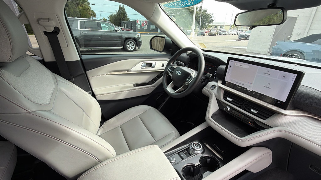 Certified 2025 Ford Explorer Active w/ Active Comfort Package RWD image 30