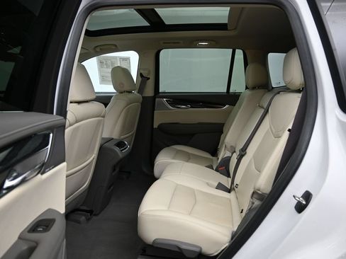 Used 2021 Cadillac XT6 Premium Luxury FWD image 27