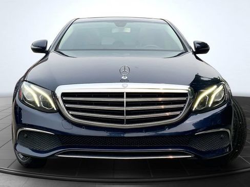 Used 2017 Mercedes-Benz E 300 4MATIC image 3
