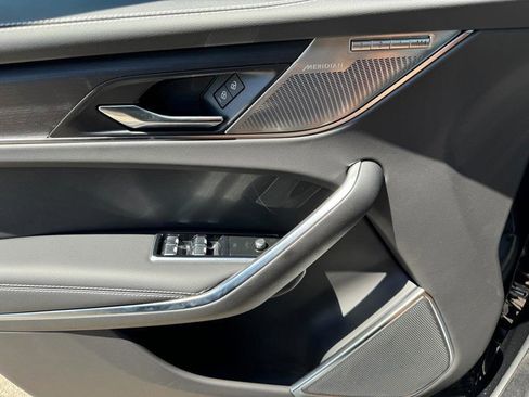 Used 2025 Jaguar F-PACE R-Dynamic S image 11