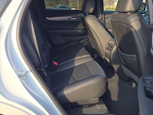 New 2025 Cadillac XT5 Luxury image 10