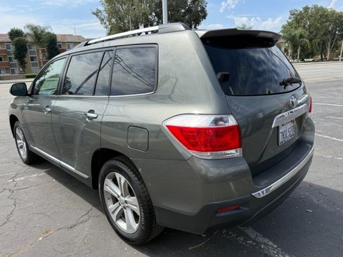 Used 2012 Toyota Highlander Limited w/ Tow Pkg AWD/4WD image 5