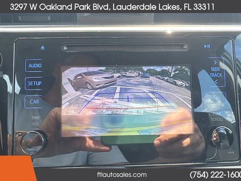 Used 2018 Toyota Corolla LE FWD image 45