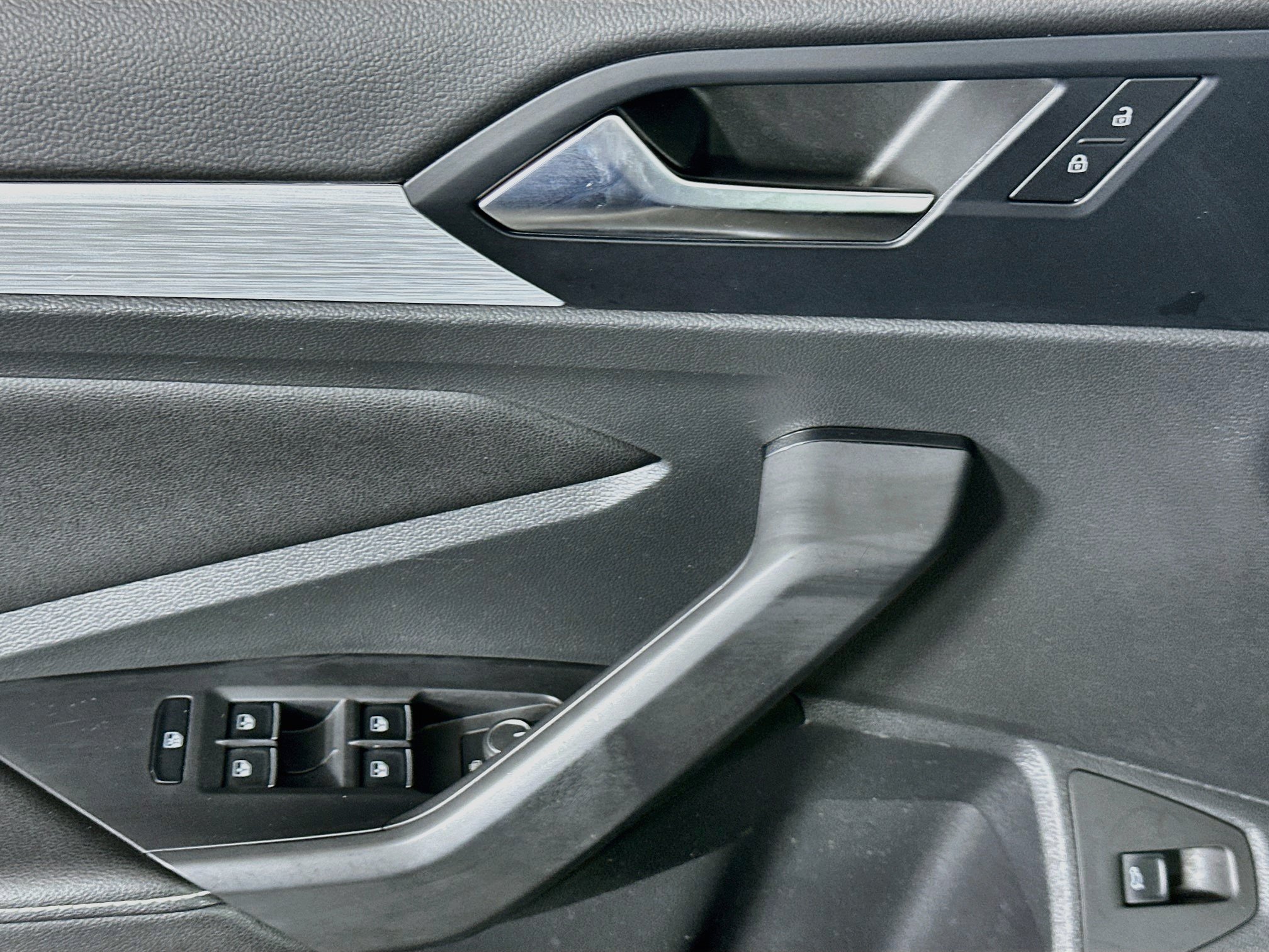 Used 2025 Volkswagen Jetta Sport FWD image 15