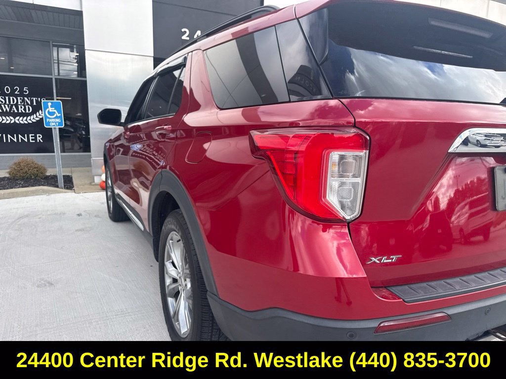 Used 2020 Ford Explorer XLT w/ Equipment Group 202A AWD/4WD image 14