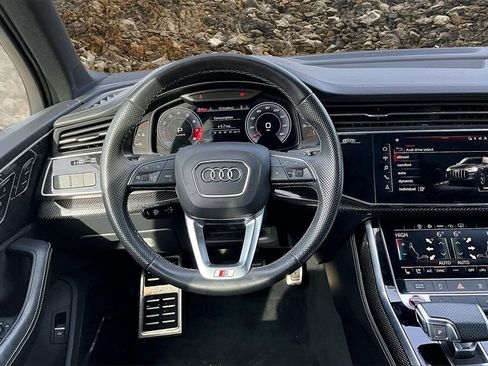 Used 2022 Audi SQ7 Premium Plus w/ SQ7 Executive Package image 5