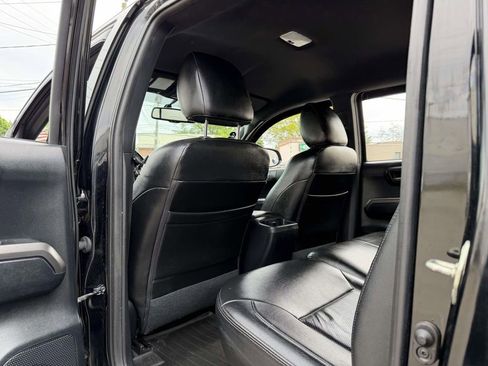 Used 2017 Toyota Tacoma TRD Sport w/ Tow Package (A/T) AWD/4WD image 20