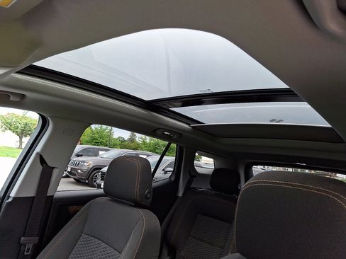 Used 2019 GMC Terrain SLE w/ Driver Convenience Package AWD/4WD image 14